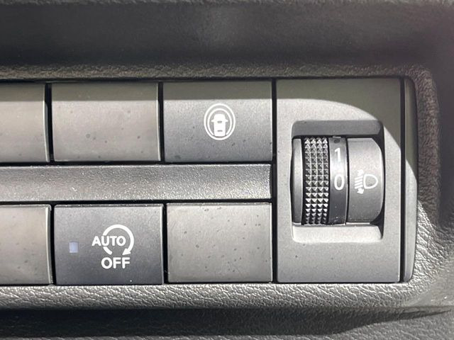 �y�G�}�[�W�F���V�[�u���[�L�z���s���ɑO���̎ԗ�����F�����A�Փ˂������Ȏ��͌x��ƃu���[�L�ŏՓˉ���Ɣ�Q�y�����A�V�X�g�B�����S�Ƀh���C�u�����y���݂��������܂��B