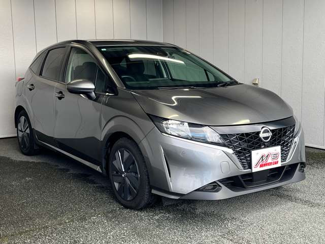 ���ʎԂ́u�T�[�r�X�J�[�G���Y �{�X�v�A�y�����Ԃ́u�T�[�r�X�J�[�G���Y �����X�v���炨�T�������܂��B