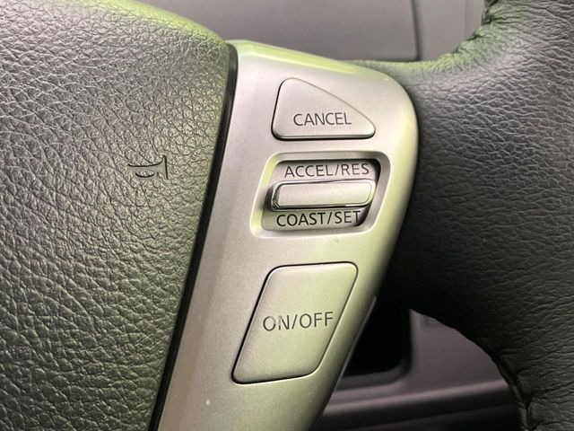 �y�N���[�Y�R���g���[���z�������H�����N���N���s�B�A�N�Z���𗣂��Ă���葬�x�ő��s���ł��A�������^�]���̕��S���y��!�����E�������ȒP�ȃX�C�b�`����Œ����ł��܂��B