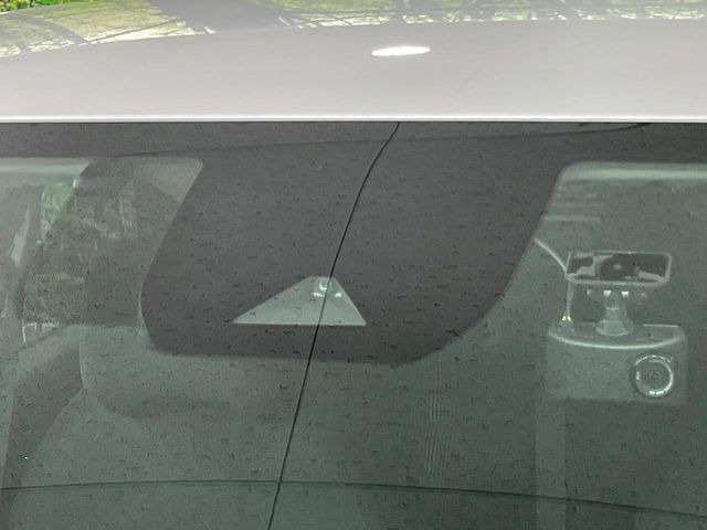 �y�C���e���W�F���g�G�}�[�W�F���V�[�u���[�L�z�t�����g�J�����őO���̎ԗ�����s�҂����m�B�Փ˂������Ȏ��͏Փ˔�Q�y���u���[�L���쓮�A�Փˉ�����T�|�[�g�B�����S�Ƀh���C�u�����y���݂��������܂��B