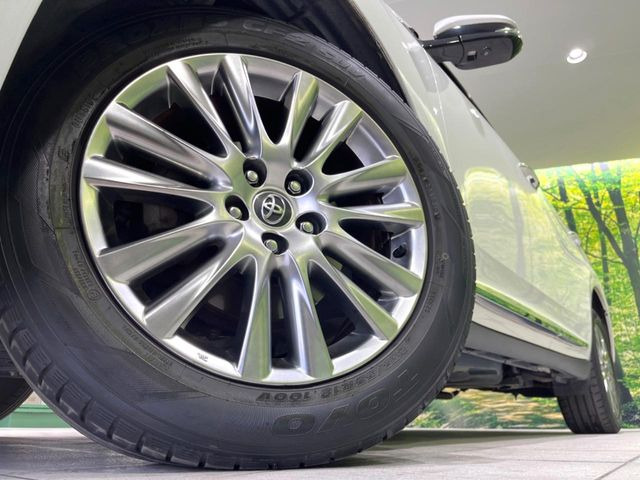 �y����18�C���`�A���~�z�C�[���z�O�ςɃ}�b�`���������A���~�z�C�[���𑕒����Ă���܂��B�e��ЊO�A���~�z�C�[����A�X�^�b�h���X�^�C�����戵�����Ă���܂��B���񂲑��k����������