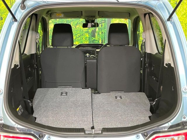 ���i�̂���������ʋ΁A���}���ɏ\���ȉ׎��X�y�[�X���m�ۂ��Ă���܂��B�Z�J���h�V�[�g��|���ƁA�傫�ȉו��̐ύڂ��\�ł���