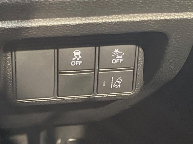 �y�z���_�Z���V���O�z���s���ɑO���̎ԗ�����F�����A�Փ˂������Ȏ��͌x��ƃu���[�L�ŏՓˉ���Ɣ�Q�y�����A�V�X�g�B�����S�Ƀh���C�u�����y���݂��������܂��B