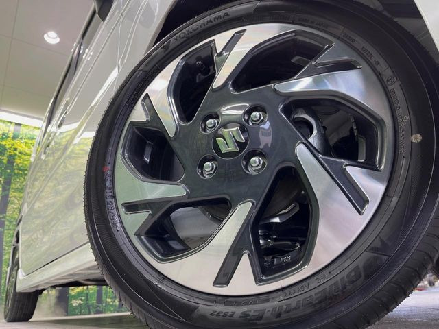 �y����15�C���`�A���~�z�C�[���z�O�ςɃ}�b�`���������A���~�z�C�[���𑕒����Ă���܂��B�e��ЊO�A���~�z�C�[����A�X�^�b�h���X�^�C�����戵�����Ă���܂��B���񂲑��k����������