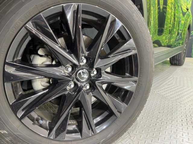 【純正アルミホイール】外観にマッチした純正アルミホイールを装着しております。各種社外アルミホイールや、スタッドレスタイヤも取扱いしております。是非ご相談ください♪
