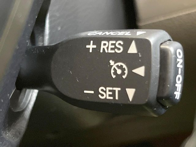 �y�N���[�Y�R���g���[���z�������H�����N���N���s�B�A�N�Z���𗣂��Ă���葬�x�ő��s���ł��A�������^�]���̕��S���y��!�����E�������ȒP�ȃX�C�b�`����Œ����ł��܂��B