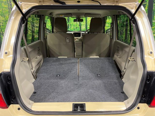 ���i�̂���������ʋ΁A���}���ɏ\���ȉ׎��X�y�[�X���m�ۂ��Ă���܂��B�Z�J���h�V�[�g��|���ƁA�傫�ȉו��̐ύڂ��\�ł���