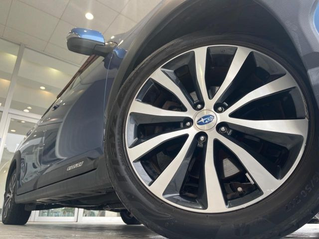 �y����17�C���`�A���~�z�C�[���z�O�ςɃ}�b�`���������A���~�z�C�[���𑕒����Ă���܂��B�e��ЊO�A���~�z�C�[����A�X�^�b�h���X�^�C�����戵�����Ă���܂��B���񂲑��k����������