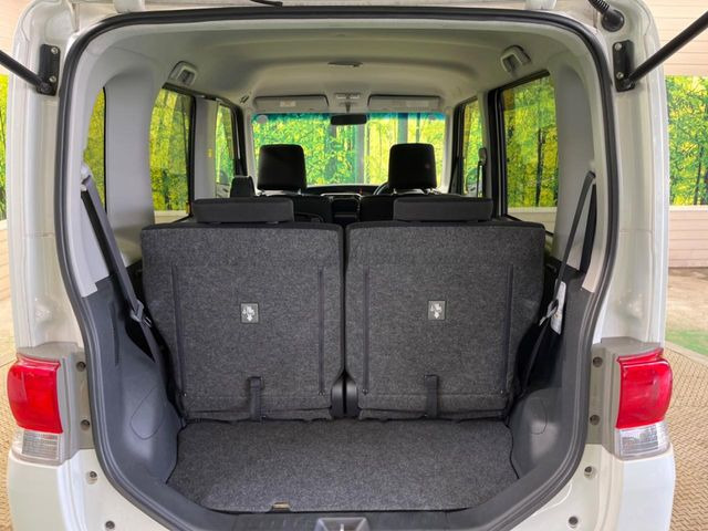 ���i�̂���������ʋ΁A���}���ɏ\���ȉ׎��X�y�[�X���m�ۂ��Ă���܂��B�Z�J���h�V�[�g��|���ƁA�傫�ȉו��̐ύڂ��\�ł���