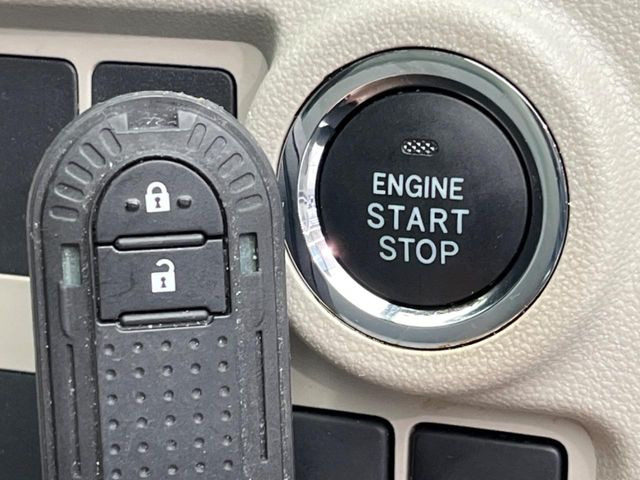 �y�X�}�[�g�L�[�z�J�o����|�P�b�g�ɓ��ꂽ�܂܂ł��h�A�̎{���E�������\�ȃX�}�[�g�L�[�𑕔��B�G���W���̃I���E�I�t�����J�M�����o���K�v����������Ƃ��Ă��֗��ł���