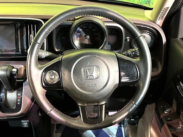 �y�����v�����X�e�A�����O�z�㎿�Ȋv���g�p���邱�ƂŁA��ɂ����������݂ƂĂ��^�]���₷���n���h���ł���