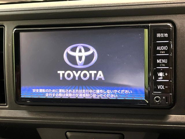 �y�����i�r�z�l�C�̏����i�r�𑕔����Ă���܂��B�i�r�̎g���₷���͂������A�I�[�f�B�I�@�\���[��!�L�����v�◷�s�͂������A�ʋ΂┃�����ȂǕ��i�̃h���C�u���y�����Ȃ�͂���