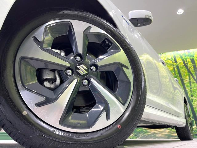 �y����16�C���`�A���~�z�C�[���z�O�ςɃ}�b�`���������A���~�z�C�[���𑕒����Ă���܂��B�e��ЊO�A���~�z�C�[����A�X�^�b�h���X�^�C�����戵�����Ă���܂��B���񂲑��k����������