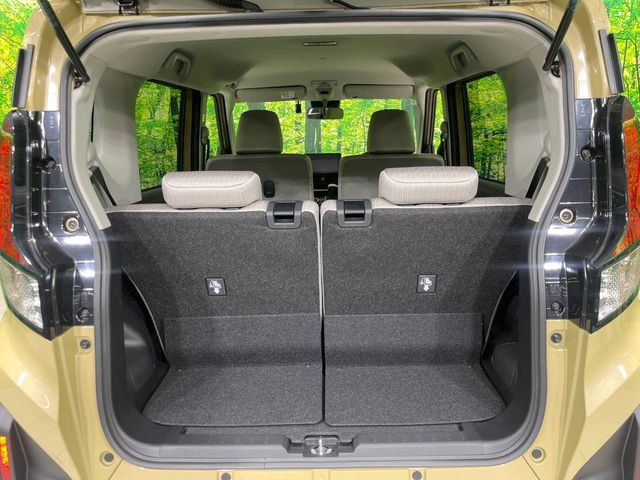 ���i�̂���������ʋ΁A���}���ɏ\���ȉ׎��X�y�[�X���m�ۂ��Ă���܂��B�Z�J���h�V�[�g��|���ƁA�傫�ȉו��̐ύڂ��\�ł���