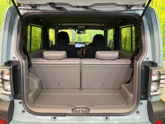 ���i�̂���������ʋ΁A���}���ɏ\���ȉ׎��X�y�[�X���m�ۂ��Ă���܂��B�Z�J���h�V�[�g��|���ƁA�傫�ȉו��̐ύڂ��\�ł���