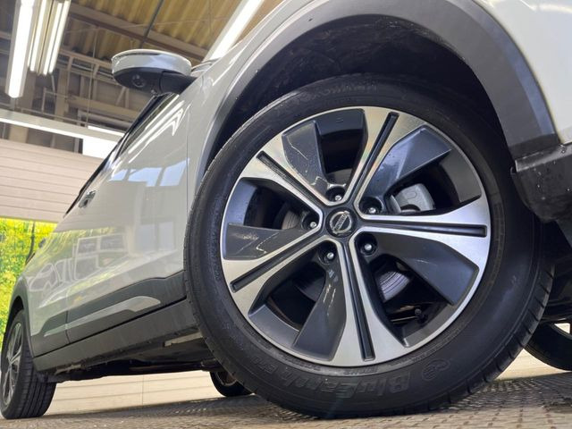 �y����17�C���`�A���~�z�C�[���z�O�ςɃ}�b�`���������A���~�z�C�[���𑕒����Ă���܂��B�e��ЊO�A���~�z�C�[����A�X�^�b�h���X�^�C�����戵�����Ă���܂��B���񂲑��k����������