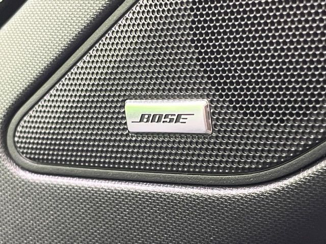 �yBOSE�T�E���h�V�X�e���z���[�J�[�I�v�V�����̍��i�ʃT�E���h�V�X�e���𓋍ځB��p�̃`���[�j���O���{���ꂽ�召�l�X�ȃX�s�[�J�[����ǎ��ȃT�E���h���t�ł��A�Տꊴ���ӂ�鉹����Ԃ����o���܂��B