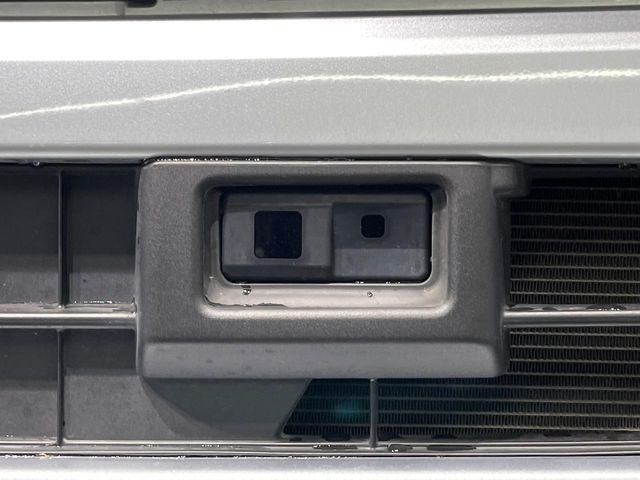 �y�X�}�[�g�A�V�X�g�z���s���ɑO���̎ԗ�����F�����A�Փ˂������Ȏ��͌x��ƃu���[�L�ŏՓˉ���Ɣ�Q�y�����A�V�X�g�B�����S�Ƀh���C�u�����y���݂��������܂��B