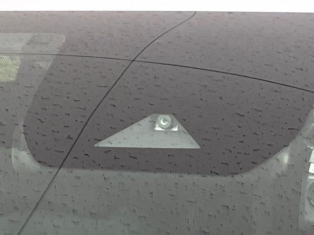 �y�C���e���W�F���g�G�}�[�W�F���V�[�u���[�L�z�t�����g�J�����őO���̎ԗ�����s�҂����m�B�Փ˂������Ȏ��͏Փ˔�Q�y���u���[�L���쓮�A�Փˉ�����T�|�[�g�B�����S�Ƀh���C�u�����y���݂��������܂��B