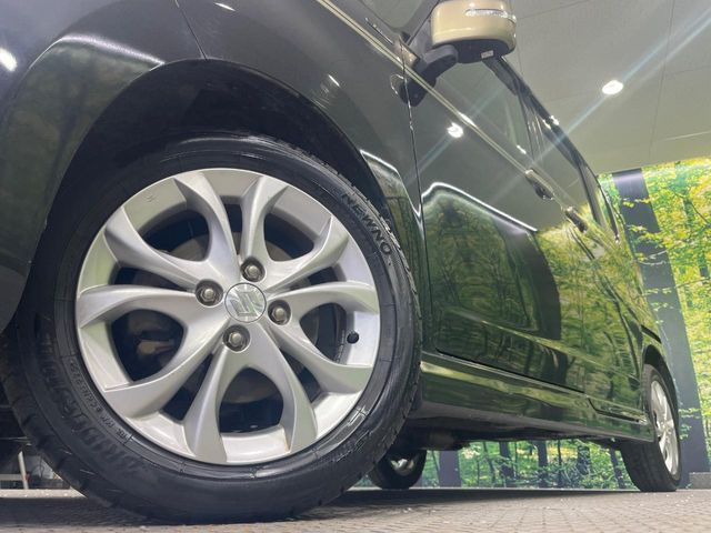 �y����15�C���`�A���~�z�C�[���z�O�ςɃ}�b�`���������A���~�z�C�[���𑕒����Ă���܂��B�e��ЊO�A���~�z�C�[����A�X�^�b�h���X�^�C�����戵�����Ă���܂��B���񂲑��k����������