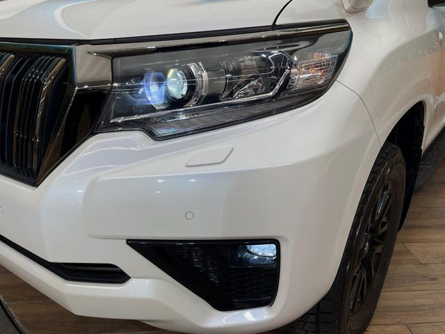 �yLED�w�b�h���C�g�z���V����ԑ��s�����ǍD�Ȏ��E���m�ۂ����S���ĉ^�]�ł��鍂�P�xLED�w�b�h���C�g�𑕔�!�_�����x�������A����d�͂��}�����Ă��܂��B