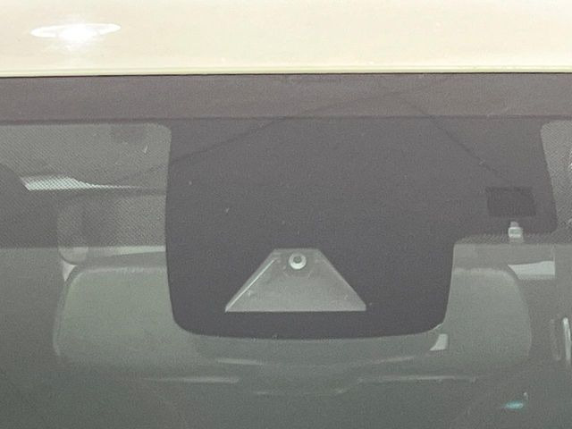 �y�g���^�Z�[�t�e�B�Z���X�z���s���ɑO���̎ԗ�����F�����A�Փ˂������Ȏ��͌x��ƃu���[�L�ŏՓˉ���Ɣ�Q�y�����A�V�X�g�B�����S�Ƀh���C�u�����y���݂��������܂��B