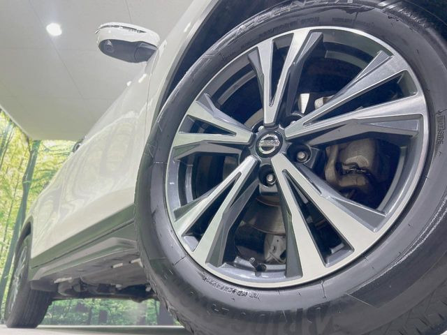 �y����18�C���`�A���~�z�C�[���z�O�ςɃ}�b�`���������A���~�z�C�[���𑕒����Ă���܂��B�e��ЊO�A���~�z�C�[����A�X�^�b�h���X�^�C�����戵�����Ă���܂��B���񂲑��k����������