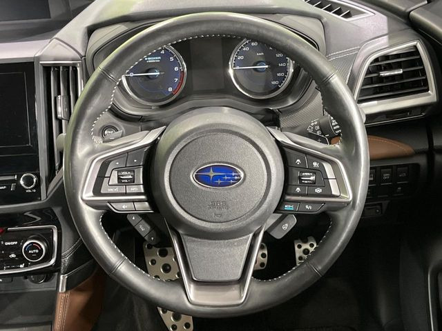 �y�����v�����X�e�A�����O�z�㎿�Ȋv���g�p���邱�ƂŁA��ɂ����������݂ƂĂ��^�]���₷���n���h���ł���