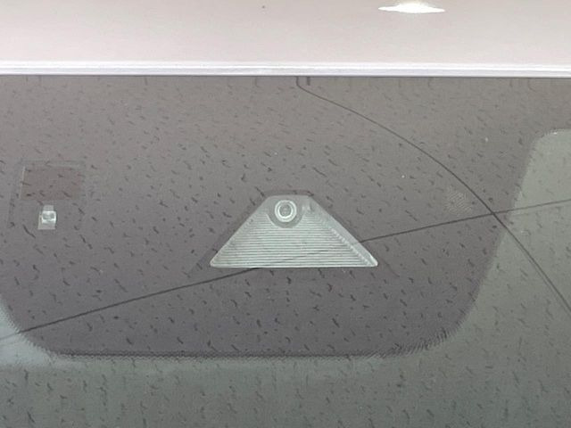 �y�X�}�[�g�V�e�B�u���[�L�T�|�[�g�z�ᑬ���s���ɑO���̎ԗ�����F�����A�Փ˂������Ȏ��͌x��ƃu���[�L�ŏՓˉ���Ɣ�Q�y�����A�V�X�g�B�����S�Ƀh���C�u�����y���݂��������܂��B