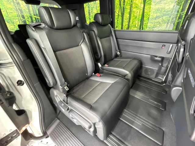 ���i���ȃI���W�i���t���A�}�b�g���I�v�V�����ɂĂ��p�ӂ��Ă���܂��B���D���ȃf�U�C����J���[�����Ԃɍ��킹�đI��ł����������Ƃ��ł��܂���