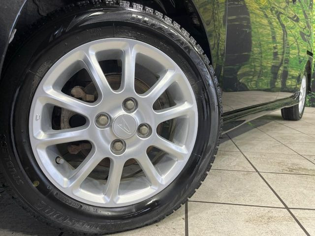 �y����14�C���`�A���~�z�C�[���z�O�ςɃ}�b�`���������A���~�z�C�[���𑕒����Ă���܂��B�e��ЊO�A���~�z�C�[����A�X�^�b�h���X�^�C�����戵�����Ă���܂��B���񂲑��k����������