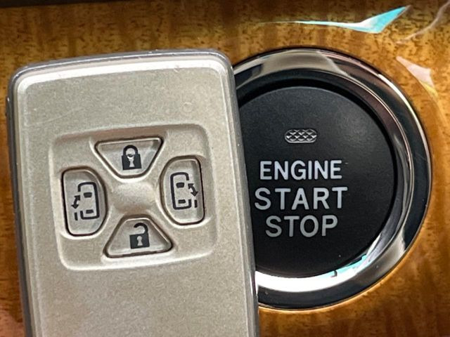 �y�X�}�[�g�L�[�z�J�o����|�P�b�g�ɓ��ꂽ�܂܂ł��h�A�̎{���E�������\�ȃX�}�[�g�L�[�𑕔��B�G���W���̃I���E�I�t�����J�M�����o���K�v����������Ƃ��Ă��֗��ł���