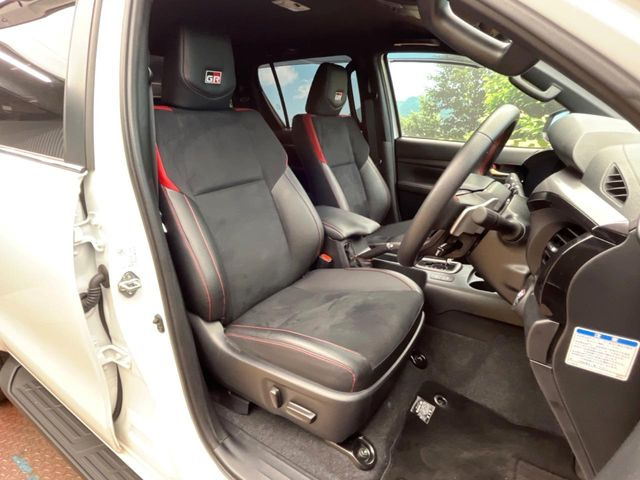 �y�n�[�t���U�[�V�[�g�z�������ƍ���S�n�𗼗������l�C�̃V�[�g���w�ʁE���ʂ̓X�G�[�h���ƂȂ��Ă���A���G��⊊��ɂ����ɗD��Ă��܂��B�C���╞���ɍ��E���ꂸ���K�ɂ���肢�������܂��B