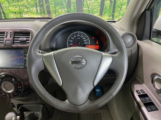 �y�����v�����X�e�A�����O�z�㎿�Ȋv���g�p���邱�ƂŁA��ɂ����������݂ƂĂ��^�]���₷���n���h���ł���