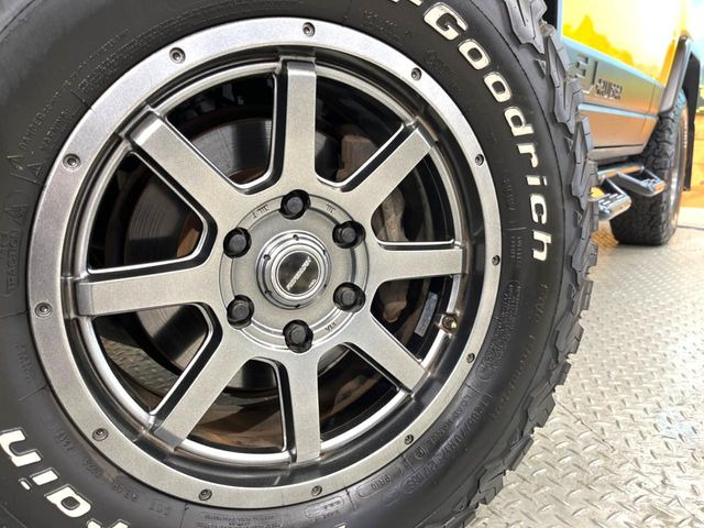 �y17�C���`�A���~�z�C�[���z�O�ςɃ}�b�`�����A���~�z�C�[���𑕒����Ă���܂��B�e��A���~�z�C�[����A�X�^�b�h���X�^�C�����戵�����Ă���܂��B���񂲑��k����������