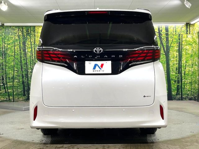 安心の最長10年・走行無制限保証(有償)をご用意。保証内容も充実はもちろん、無料点検&オイル交換や、年中無休の全国・24時間ロードサービスも付帯されておりますのでご安心下さい。