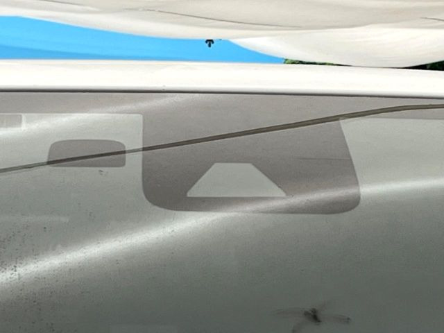 �y�g���^�Z�[�t�e�B�Z���X�z���s���ɑO���̎ԗ�����F�����A�Փ˂������Ȏ��͌x��ƃu���[�L�ŏՓˉ���Ɣ�Q�y�����A�V�X�g�B�����S�Ƀh���C�u�����y���݂��������܂�V