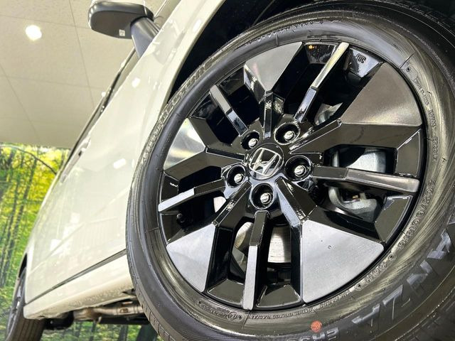 �y����16�C���`�A���~�z�C�[���z�O�ςɃ}�b�`���������A���~�z�C�[���𑕒����Ă���܂��B�e��ЊO�A���~�z�C�[����A�X�^�b�h���X�^�C�����戵�����Ă���܂��B���񂲑��k����������