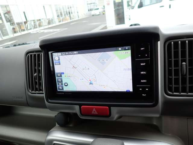 ��CN-FZ786W�E�������[�i�r�E�t���Z�OTV�E���W�I�EDVD�r�f�I�ECD�ECD�^���ESD�Đ��EUSB�������[�EBluetooth&�n���Y�t���[�ʘb�Eipod/iphone�ڑ��Ή��E�X�}�z�A�g��