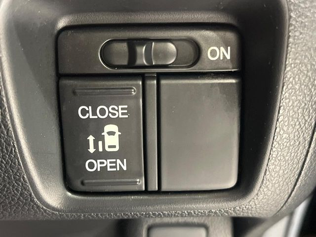 �y�p���[�X���C�h�h�A�z�X�}�[�g�L�[��^�]�Ȃ̃X�C�b�`�ŃX���C�h�h�A�̊J���\���d��������͂����ăh�A���J����K�v�������A���������q�l�ł��A�d���ו��������Ă��鎞�����N�ɊJ���߂ł��܂���