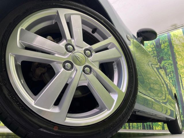 �y����16�C���`�A���~�z�C�[���z�O�ςɃ}�b�`���������A���~�z�C�[���𑕒����Ă���܂��B�e��ЊO�A���~�z�C�[����A�X�^�b�h���X�^�C�����戵�����Ă���܂��B���񂲑��k����������