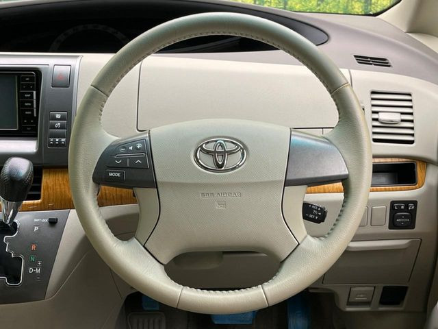 �y�����v�����X�e�A�����O�z�㎿�Ȋv���g�p���邱�ƂŁA��ɂ����������݂ƂĂ��^�]���₷���n���h���ł���