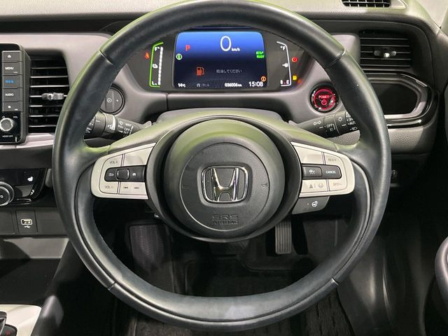 �y�����v�����X�e�A�����O�z�㎿�Ȋv���g�p���邱�ƂŁA��ɂ����������݂ƂĂ��^�]���₷���n���h���ł���