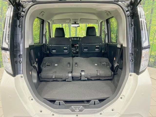 ���i�̂���������ʋ΁A���}���ɏ\���ȉ׎��X�y�[�X���m�ۂ��Ă���܂��B�Z�J���h�V�[�g��|���ƁA�傫�ȉו��̐ύڂ��\�ł���