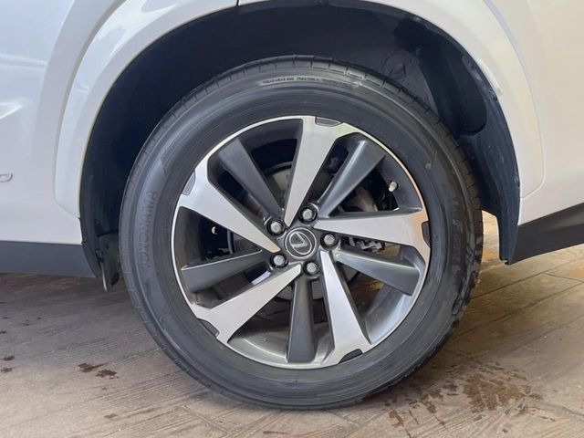 �y����18�C���`�A���~�z�C�[���z�O�ςɃ}�b�`���������A���~�z�C�[���𑕒����Ă���܂��B�e��ЊO�A���~�z�C�[����A�X�^�b�h���X�^�C�����戵�����Ă���܂��B���񂲑��k����������