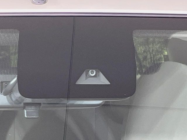 �y�C���e���W�F���g�G�}�[�W�F���V�[�u���[�L�z�t�����g�J�����őO���̎ԗ�����s�҂����m�B�Փ˂������Ȏ��͏Փ˔�Q�y���u���[�L���쓮�A�Փˉ�����T�|�[�g�B�����S�Ƀh���C�u�����y���݂��������܂��B