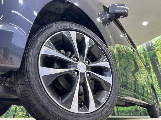 �y����15�C���`�A���~�z�C�[���z�O�ςɃ}�b�`���������A���~�z�C�[���𑕒����Ă���܂��B�e��ЊO�A���~�z�C�[����A�X�^�b�h���X�^�C�����戵�����Ă���܂��B���񂲑��k����������