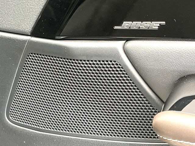 �yBOSE�T�E���h�V�X�e���z���[�J�[�I�v�V�����̍��i�ʃT�E���h�V�X�e���𓋍ځB��p�̃`���[�j���O���{���ꂽ�召�l�X�ȃX�s�[�J�[����ǎ��ȃT�E���h���t�ł��A�Տꊴ���ӂ�鉹����Ԃ����o���܂��B