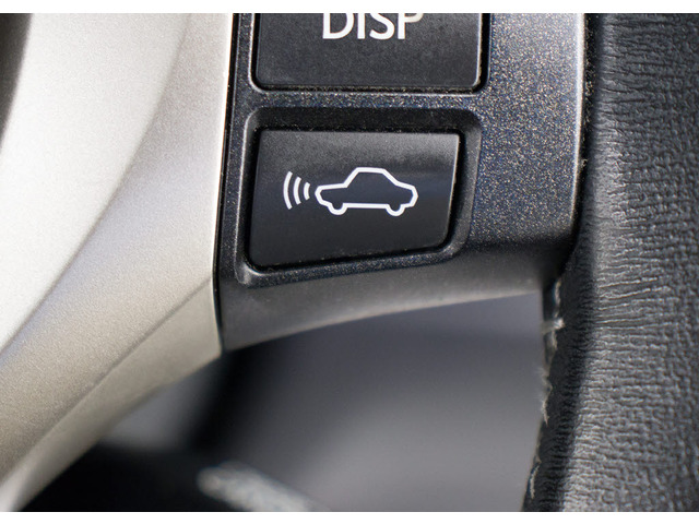 �Փˉ���x���^�v���N���b�V���Z�[�t�e�B�V�X�e�� �O���ɏo��������Q���ɑ΂��x��𔭂��A�h���C�o�[�Ɍx���B�����Ƀu���[�L�A�V�X�g�ɂ��Փˉ���Ƒ��x���y�����܂��B