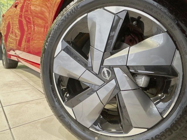 �y����17�C���`�A���~�z�C�[���z�O�ςɃ}�b�`���������A���~�z�C�[���𑕒����Ă���܂��B�e��ЊO�A���~�z�C�[����A�X�^�b�h���X�^�C�����戵�����Ă���܂��B���񂲑��k����������